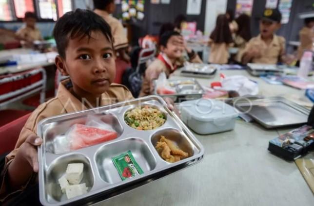 Guru Besar IPB: Program Makan Bergizi Gratis Bagian dari Pendidikan, Bukan Beban