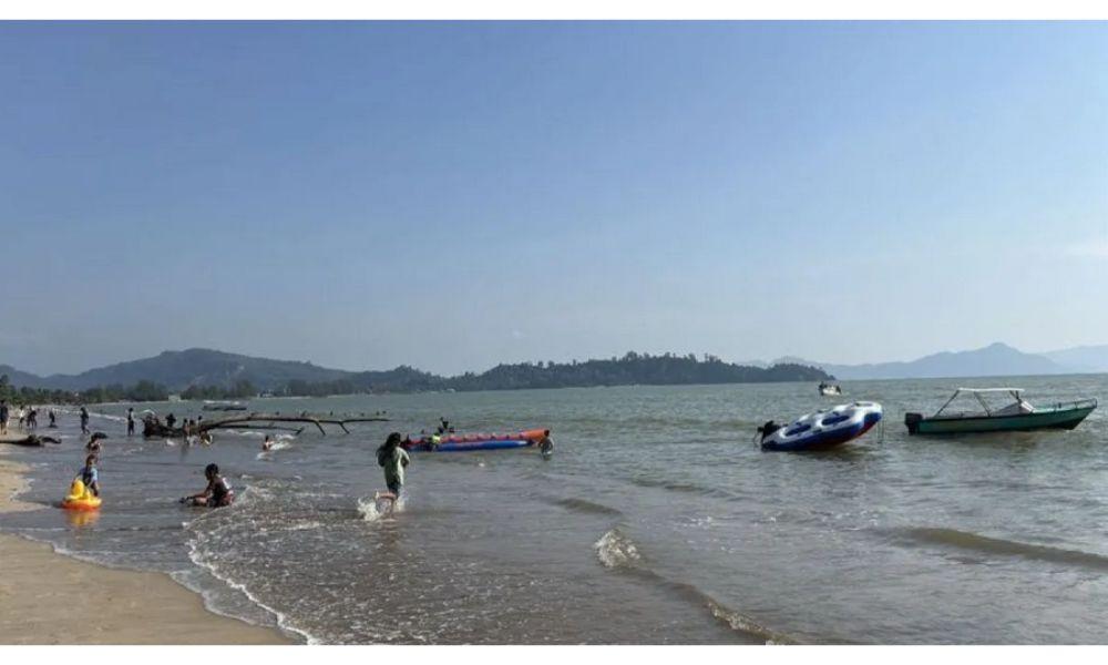 Akses Jalan Dibuka Pasca Banjir, Pedagang Pantai Pandan Tapanuli Tengah Mulai Bangkit