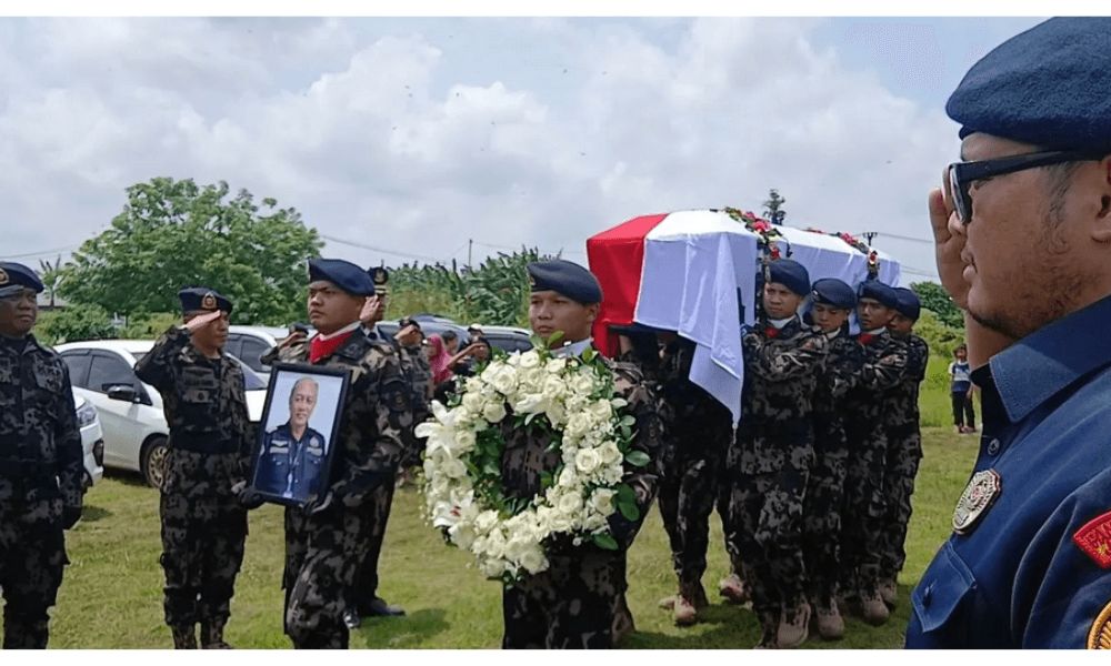 Suasana Haru Iringi Pemakaman Capt. Andy Dahananto, Pilot Korban Jatuhnya Pesawat ATR 42-500