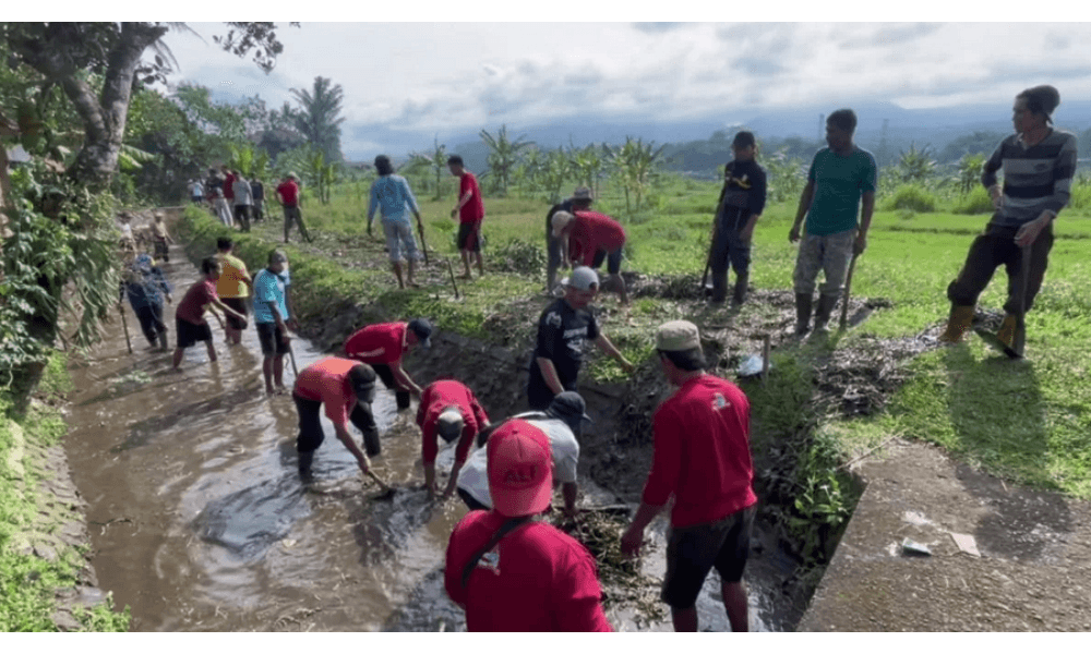 Ribuan Petani Kerja Bakti Angkat 4.500 m³ Sedimen di Irigasi Soropadan untuk Jaga Ketahanan Pangan