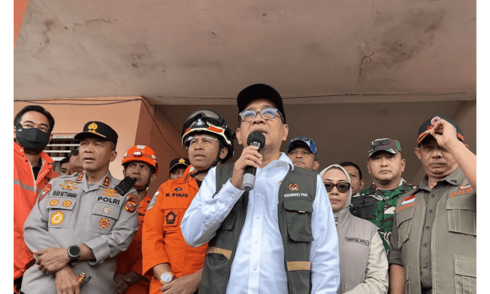 Menko PMK Tegaskan Pemerintah Kawal Penanganan Longsor Cisarua Bandung Secara Menyeluruh