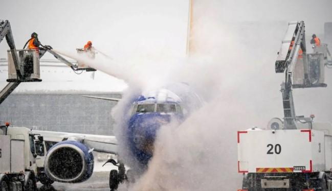 Badai Musim Dingin Tewaskan Tujuh Orang di Amerika Serikat, Puluhan Negara Bagian Tetapkan Darurat