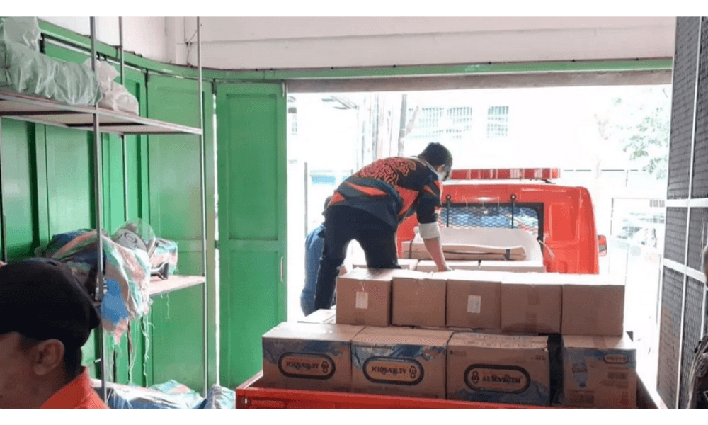 Dinsos Kota Bandung Salurkan Bantuan untuk Korban Longsor Cisarua, Pemkot Siap Dukung Pemulihan Pascabencana