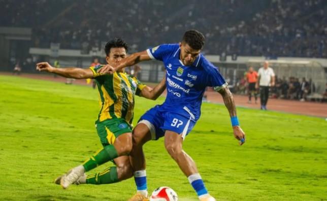 Persib Bandung Kembali Pimpin Klasemen Liga Indonesia dengan Keunggulan Tipis atas Borneo FC