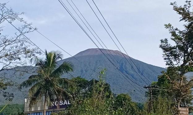 PVMBG Tegaskan Gunung Slamet Masih Berstatus Waspada, Belum Ada Peningkatan Aktivitas Vulkanik