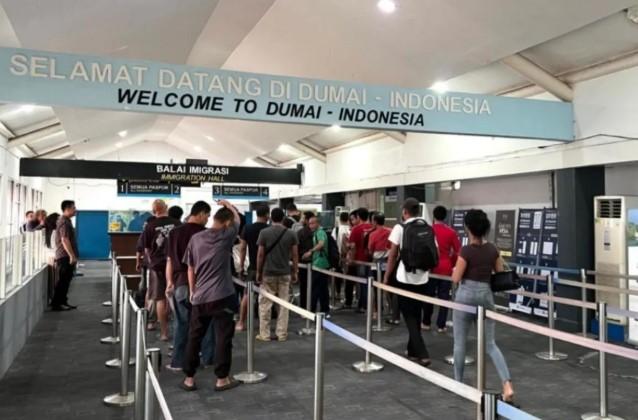 BP3MI Riau Terima Delapan PMI Bermasalah Hasil Deportasi dari Malaysia di Pelabuhan Dumai