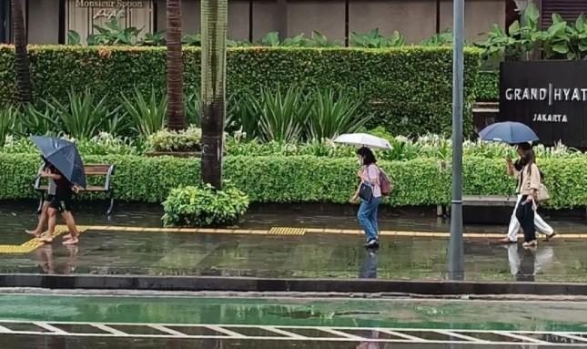 Jakarta Diprediksi Diguyur Hujan Ringan hingga Sedang Selasa Pagi hingga Malam