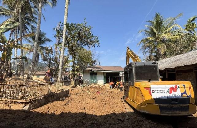 Kementerian PU dan Nindya Karya Kerahkan Alat Berat Pulihkan Dampak Banjir dan Longsor di Tukka