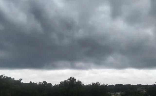 BMKG Imbau Warga NTB Waspadai Potensi Awan Hujan Akibat Tekanan Rendah Australia Utara