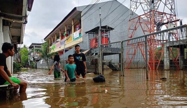 Banjir Rendam 17 RT di Jakarta Timur dan Barat, Ketinggian Air Capai 1,5 Meter