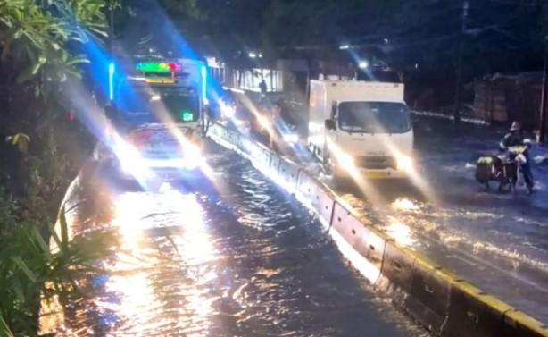 Sebanyak 28 Rute Transjakarta Terdampak Banjir, Layanan Dialihkan dan Diperpendek