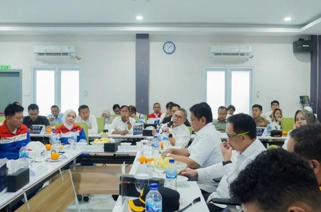 Zulkifli Hasan Tinjau Fasilitas PGN Saka di Gresik dan Apresiasi Produksi Migas Lampaui Target