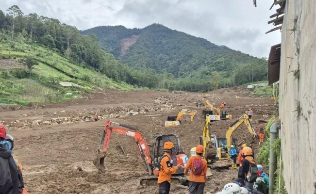 Hari Ketujuh Operasi Longsor Cisarua, Tim SAR Tambah Alat Berat dan Fokuskan Pencarian