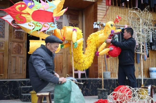 Festival Maolong Warisan Budaya China, Keluarga Dai Lestarikan Lampion Naga Berbulu Selama Enam Generasi