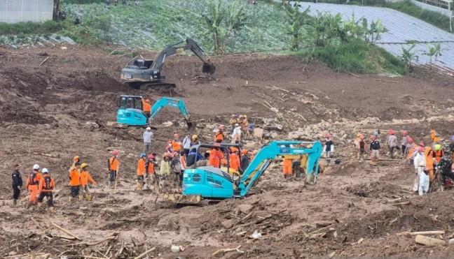 Hari Kedelapan Operasi Longsor Cisarua, Tim SAR Temukan Empat Kantong Jenazah Tambahan