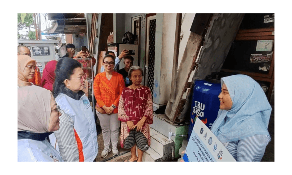 PAM JAYA dan TP PKK DKI Jakarta Bagikan 1.000 Toren Air Gratis untuk Warga Berpenghasilan Rendah