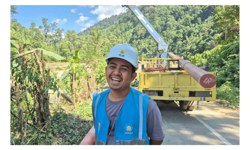 “Rindu yang Tertahan di Garis Terdepan”: Kisah Petugas PLN Memulihkan Listrik Pascabencana di Gayo Lues