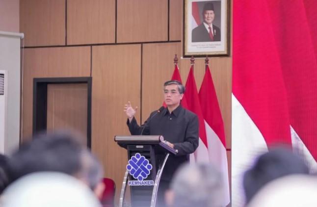 Menaker Yassierli Tekankan Integritas dan Profesionalisme untuk Perkuat Layanan Publik