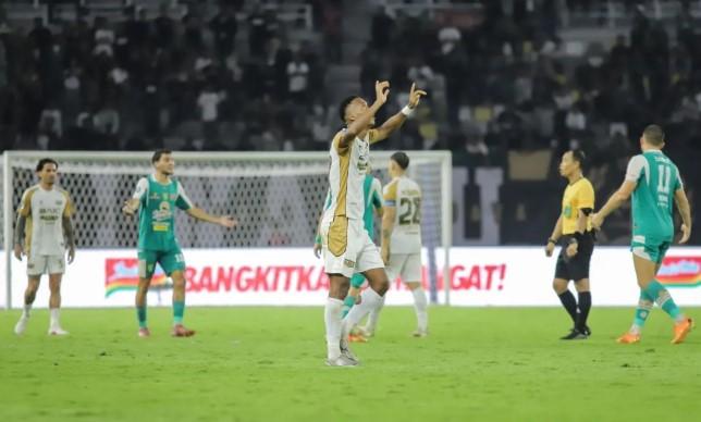 Pelatih Dewa United Puji Mental Pemain Usai Tahan Persebaya dengan 10 Orang di Gelora Bung Tomo