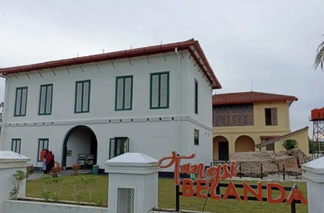 Komisi VII DPR RI Mendesak Pemugaran Bangunan Cagar Budaya Tangsi Belanda di Kawasan Istana Siak