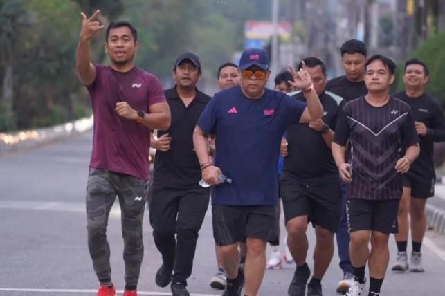 Hasto Kristiyanto Lari Pagi di Samarinda Pantau Fasilitas Publik dan Revitalisasi Ruang Ekonomi