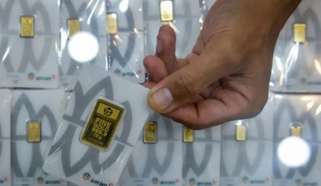 Harga Emas Antam Anjlok Rp183.000 per Gram, Kini Dijual Rp2,84 Juta