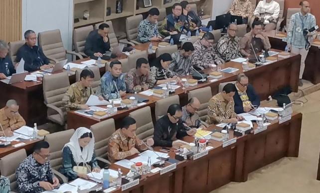 Wamenperin Tegaskan Thrifting Ilegal Rugikan Pasar dan Hantam Industri Tekstil Nasional