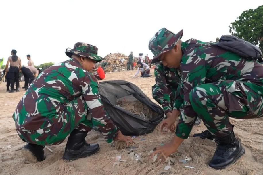 Presiden Prabowo Instruksikan Gerakan Indonesia ASRI, TNI-Polri Serentak Bersihkan Sampah di Seluruh Indonesia