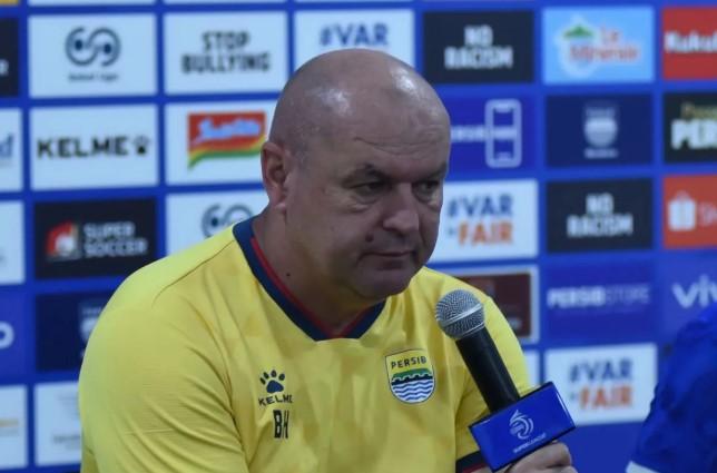 Bojan Hodak Prediksi Laga Sulit Persib Bandung Kontra Malut United demi Pertahankan Puncak Klasemen