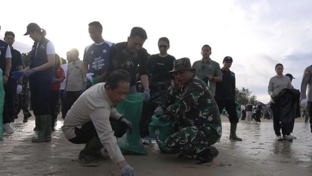 Menteri Lingkungan Hidup Izinkan Sampah Kiriman Laut Dibawa ke TPA Suwung, Bali Jadi Percontohan Nasional Penanganan Sampah