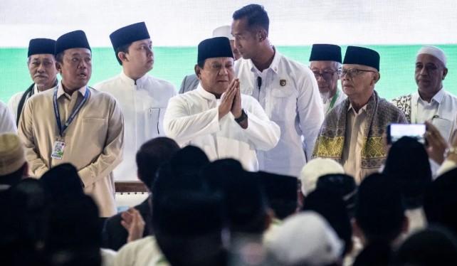 Tegaskan Komitmen Berantas Korupsi, Prabowo Ajak Bangsa Bersatu dalam Munajat dan Perbaikan Diri