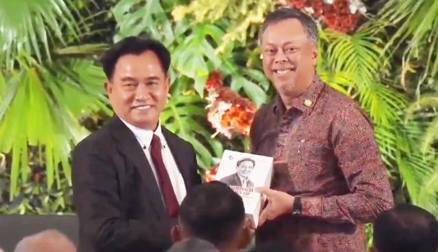 Yusril Luncurkan Delapan Buku untuk Rayakan 70 Tahun Perjalanan Hidup dan Pengabdiannya