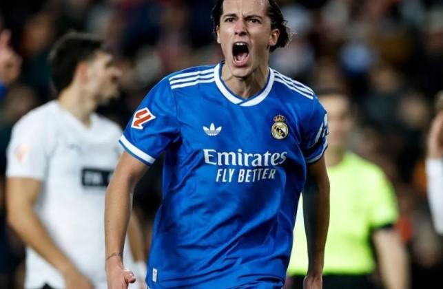 Alvaro Carreras dan Mbappe Antar Real Madrid Kalahkan Valencia 2-0 di Mestalla