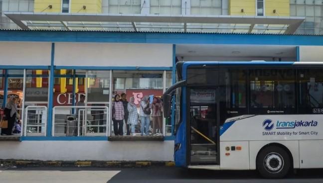 Lalu Lintas Padat di Kolong JORR, Sejumlah Layanan Transjakarta Terlambat Senin Pagi