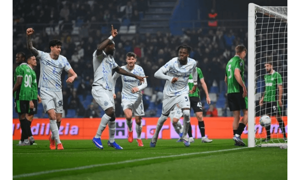 Inter Milan Bantai Sassuolo 5-0, Kokoh di Puncak Klasemen Serie A