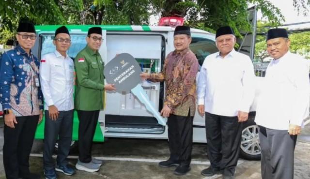 Baznas RI Serahkan Bantuan Ambulans Rp300 Juta kepada Lazisnu untuk Layanan Kesehatan Mustahik