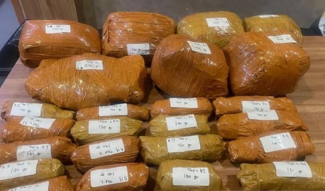 Polda Metro Jaya Bongkar Peredaran 9,4 Kilogram Ganja di Parkiran RS UKI Cawang