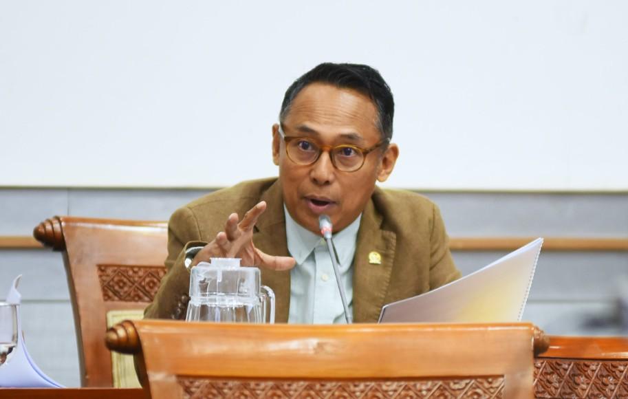 DPR Minta Presiden Prabowo Lindungi Jurnalis dan Atur Etika AI dalam Dunia Pers