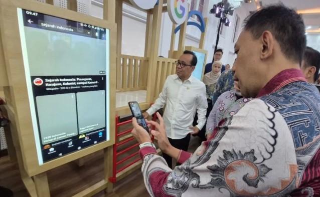 Menko PMK Minta Google Lebih Bertanggung Jawab Jaga Keamanan Berinternet di Indonesia
