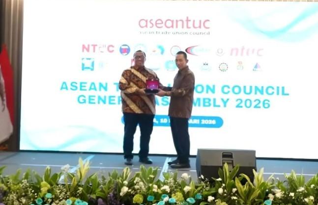 Kapolri Tekankan Pentingnya Hubungan Pekerja dan Perusahaan yang Harmonis demi Pertumbuhan Ekonomi