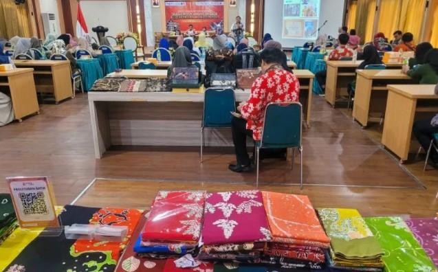BI Jember dan Pemkab Situbondo Menguatkan Ekosistem Perajin Batik lewat Gelar Wicara dan Pameran Produk