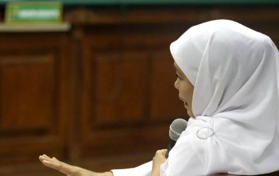 Khofifah Bantah Keterangan BAP Kusnadi soal Dugaan Fee Dana Hibah DPRD Jatim di Sidang Tipikor Surabaya