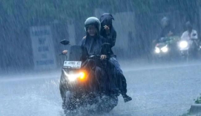 BMKG Memantau Dua Sirkulasi Siklonik di Samudra Hindia, Hujan Lebat Berpeluang Guyur Sejumlah Wilayah