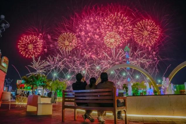 Kembang Api Liuyang Hiasi Langit Abu Dhabi dalam Festival Musim Semi 2026