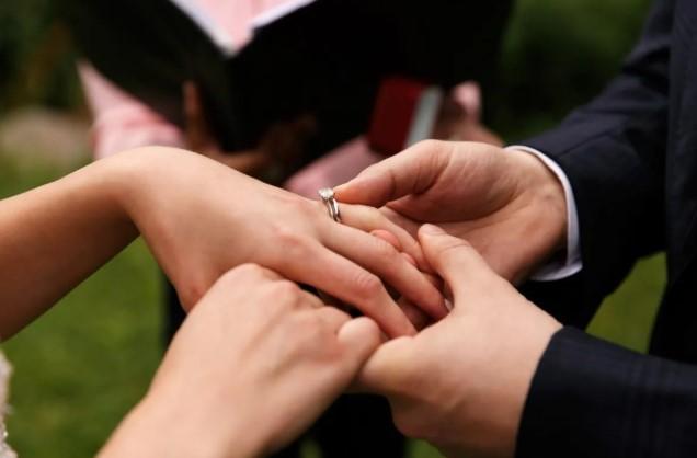 Pakar Feng Shui Yulius Fang Ungkap Kunci Jaga Hubungan di Tahun Kuda Api