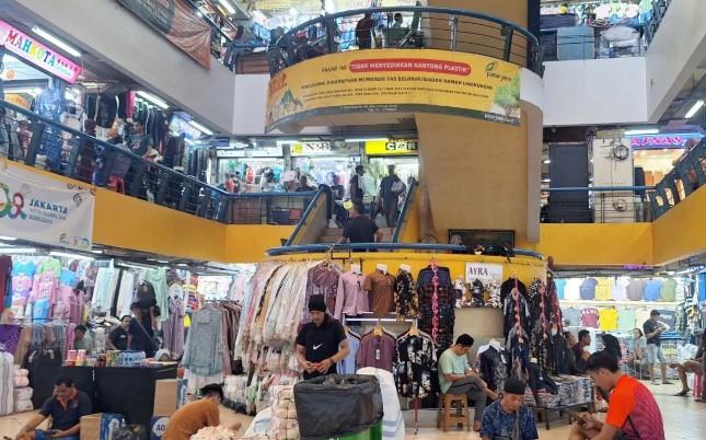 Puncak Keramaian Pasar Cipulir Terjadi Satu Bulan Sebelum Ramadhan