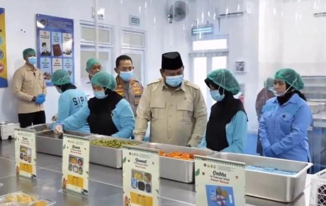 Presiden Prabowo Tinjau SPPG Polri Palmerah dan Minta Menu Makan Bergizi Gratis Disajikan Hangat