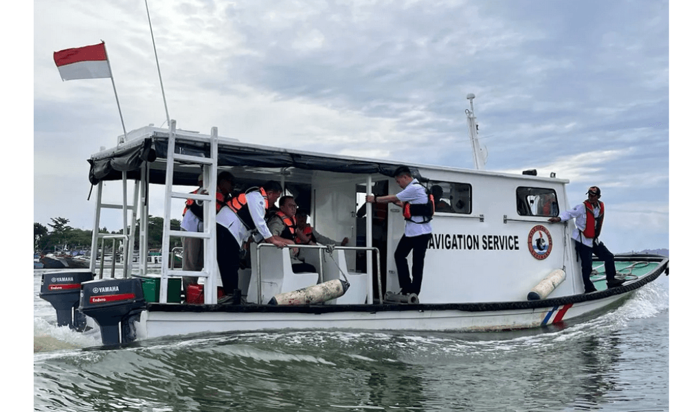 Kemenhub dan BRIN Terapkan Smart Buoy di Tanjung Intan untuk Amankan Distribusi Energi Nasional