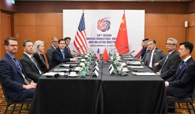 Menlu AS dan China Sepakati Pengembangan Stabil Hubungan Jelang Kunjungan Trump ke Beijing