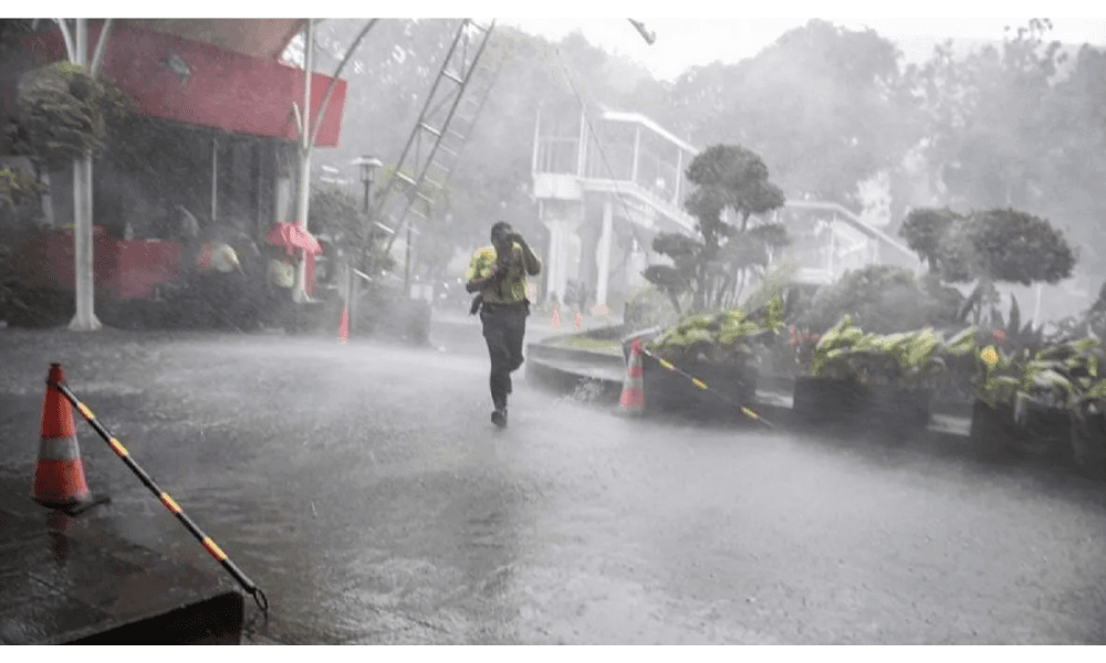 BMKG Prakirakan Hujan Ringan Guyur Seluruh Wilayah Jakarta pada 15 Februari 2026